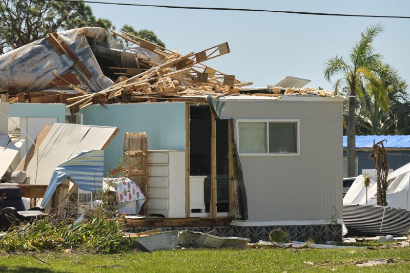 Local Mobile Home Deconstruction pros at work